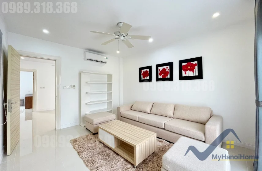 Xem ảnh 11: Ảnh 11: Cho thuê biệt thự Vinhomes Riverside có sân rộng, đủ đồ