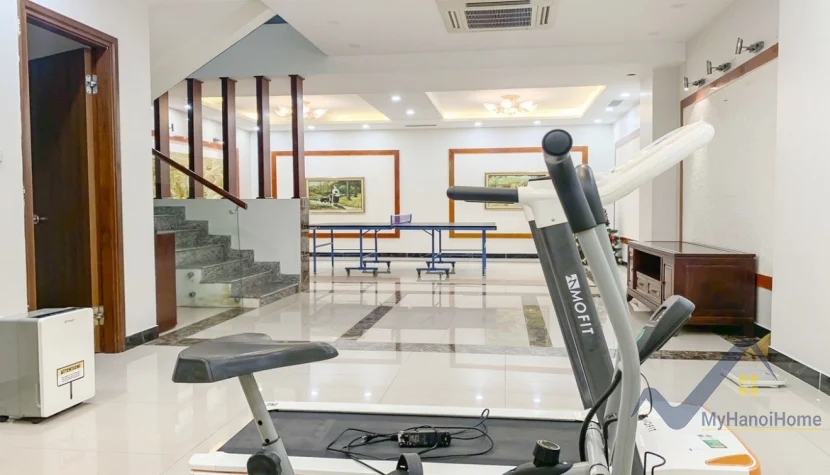 Xem ảnh 4: Ảnh 4: Cho thuê biệt thự Vinhomes Riverside đủ đồ gần khu bể bơi