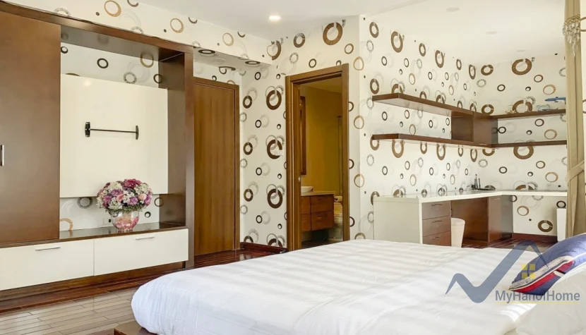 Xem ảnh 6: Ảnh 6: Cho thuê biệt thự Vinhomes Riverside đủ đồ gần khu bể bơi