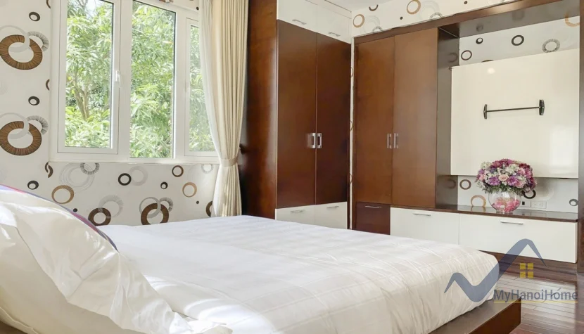 Xem ảnh 8: Ảnh 8: Cho thuê biệt thự Vinhomes Riverside đủ đồ gần khu bể bơi
