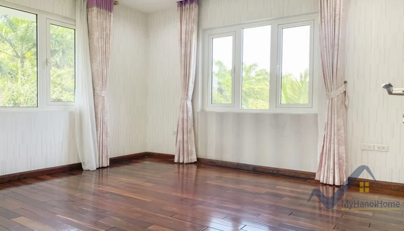 Xem ảnh 16: Ảnh 16: Cho thuê biệt thự Vinhomes Riverside đủ đồ gần khu bể bơi
