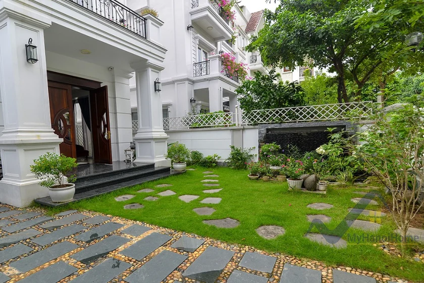 Xem ảnh 2: Ảnh 2: Cho thuê biệt thự Vinhomes Riverside Full đồ gần trường BIS