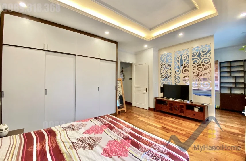 Xem ảnh 3: Ảnh 3: Cho thuê biệt thự Vinhomes Riverside full nội thất Đông Dương