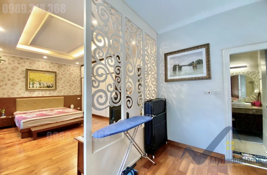 Xem ảnh 4: Ảnh 4: Cho thuê biệt thự Vinhomes Riverside full nội thất Đông Dương