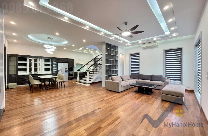 Xem ảnh 2: Ảnh 2: Cho thuê biệt thự Vinhomes Riverside full nội thất gần công viên