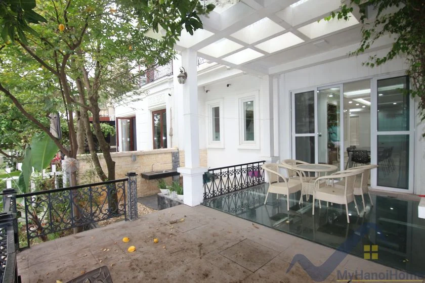 Xem ảnh 16: Ảnh 16: Cho thuê biệt thự Vinhomes Riverside gần BIS, full nội thất