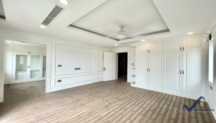 Xem ảnh 12: Ảnh 12: Cho thuê biệt thự Vinhomes Riverside Hoa Lan 4 phòng ngủ
