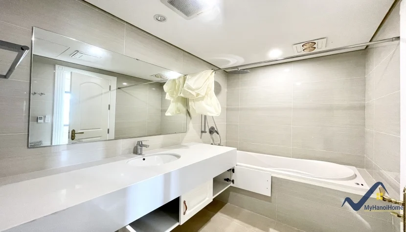 Xem ảnh 15: Ảnh 15: Cho thuê biệt thự Vinhomes Riverside Hoa Lan 4 phòng ngủ