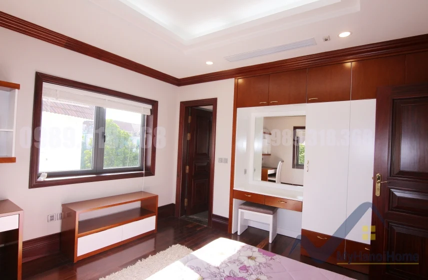 Xem ảnh 15: Ảnh 15: Cho thuê biệt thự Vinhomes Riverside Hoa Phượng full nội thất