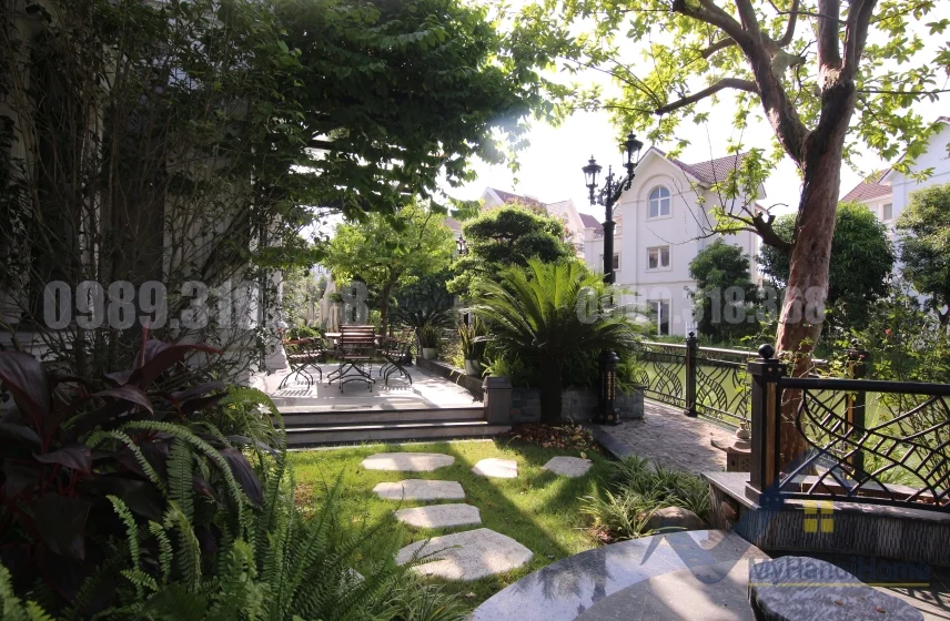 Xem ảnh 27: Ảnh 27: Cho thuê biệt thự Vinhomes Riverside Hoa Phượng full nội thất