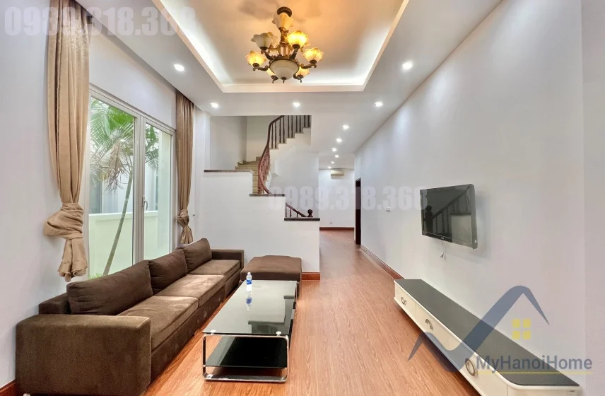Xem ảnh 2: Ảnh 2: Cho thuê biệt thự Vinhomes Riverside Hoa Sữa, full nội thất gần sân Golf