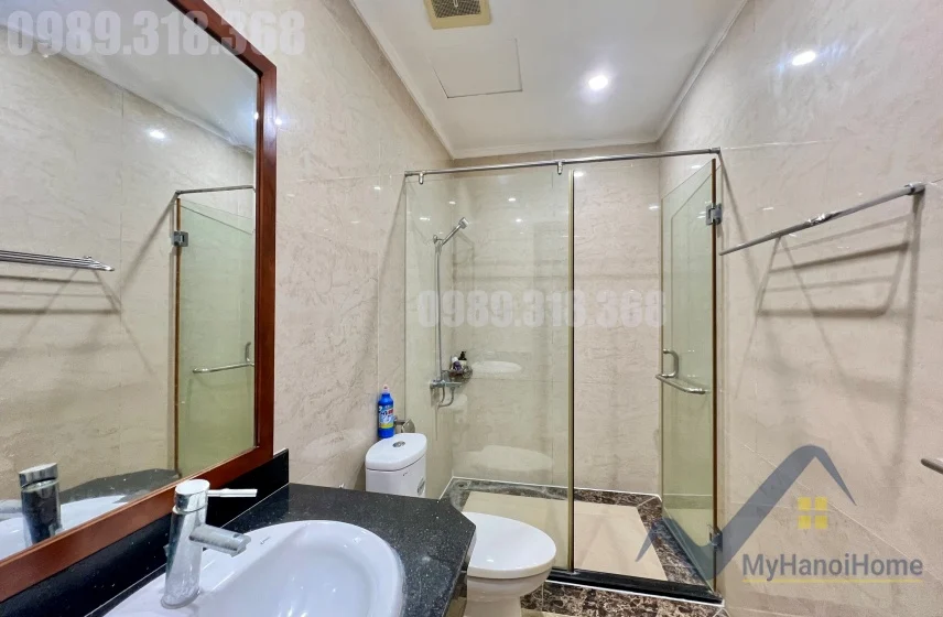Xem ảnh 4: Ảnh 4: Cho thuê biệt thự Vinhomes Riverside Hoa Sữa, full nội thất gần sân Golf