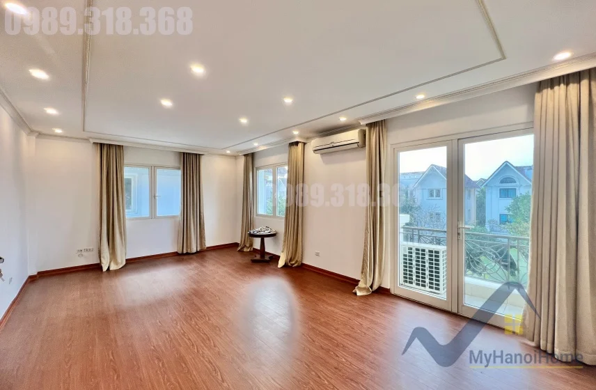 Xem ảnh 5: Ảnh 5: Cho thuê biệt thự Vinhomes Riverside Hoa Sữa, full nội thất gần sân Golf