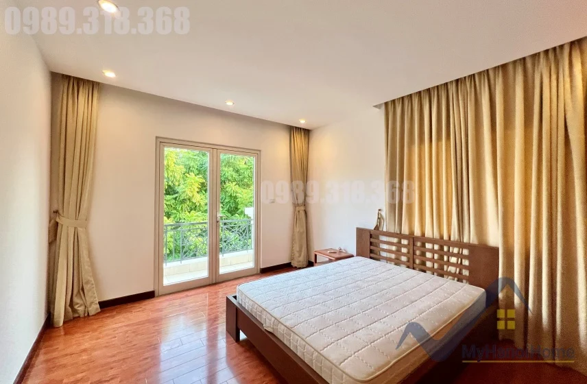 Xem ảnh 8: Ảnh 8: Cho thuê biệt thự Vinhomes Riverside Hoa Sữa, full nội thất gần sân Golf
