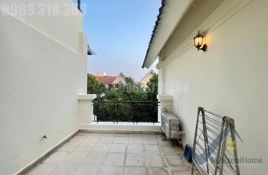 Xem ảnh 11: Ảnh 11: Cho thuê biệt thự Vinhomes Riverside Hoa Sữa, full nội thất gần sân Golf