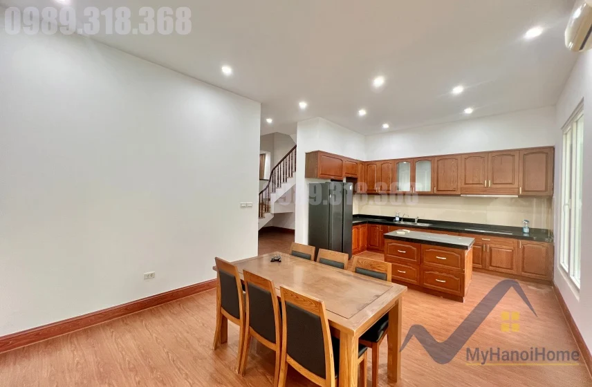 Xem ảnh 13: Ảnh 13: Cho thuê biệt thự Vinhomes Riverside Hoa Sữa, full nội thất gần sân Golf