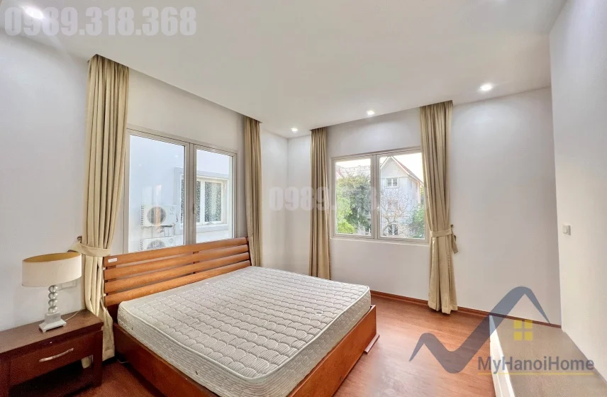 Xem ảnh 16: Ảnh 16: Cho thuê biệt thự Vinhomes Riverside Hoa Sữa, full nội thất gần sân Golf