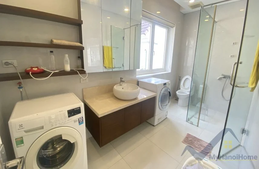 Xem ảnh 8: Ảnh 8: Cho thuê biệt thự Vinhomes Riverside nội thất hiện đại