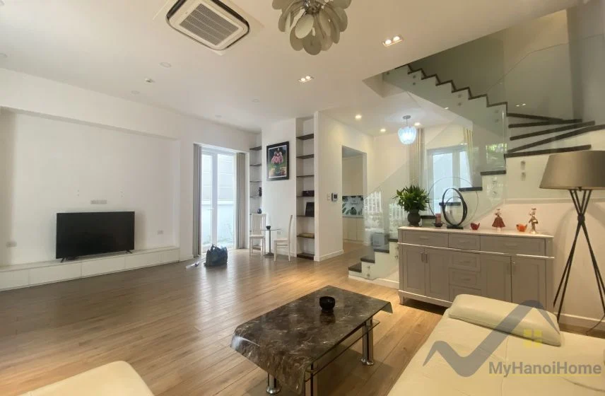Xem ảnh 12: Ảnh 12: Cho thuê biệt thự Vinhomes Riverside nội thất hiện đại