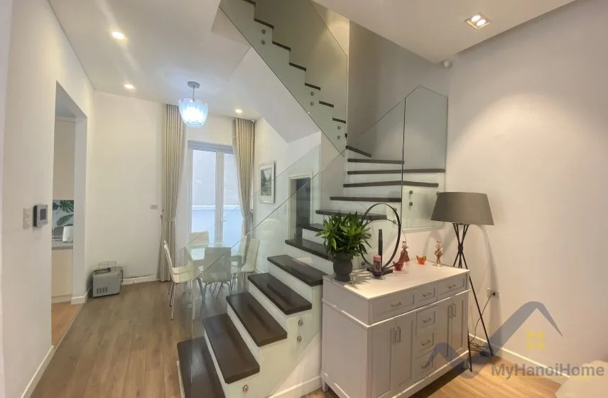 Xem ảnh 13: Ảnh 13: Cho thuê biệt thự Vinhomes Riverside nội thất hiện đại
