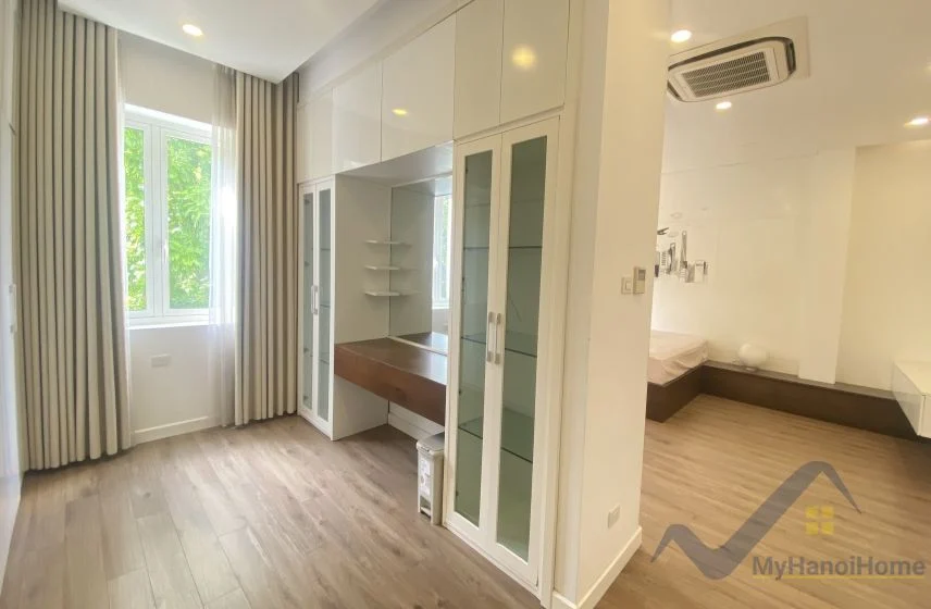 Xem ảnh 18: Ảnh 18: Cho thuê biệt thự Vinhomes Riverside nội thất hiện đại