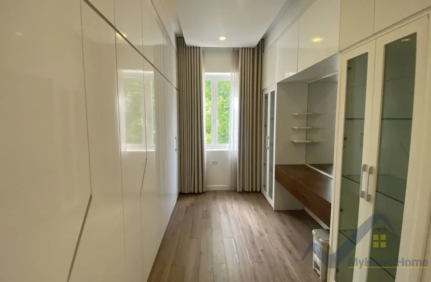 Xem ảnh 19: Ảnh 19: Cho thuê biệt thự Vinhomes Riverside nội thất hiện đại