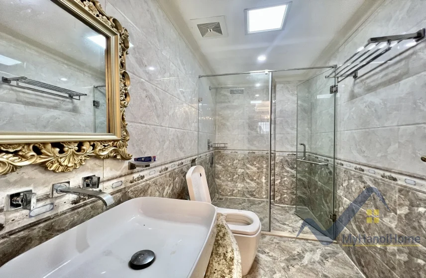 Xem ảnh 2: Ảnh 2: Cho thuê biệt thự Vinhomes Riverside nội thất tân cổ điển