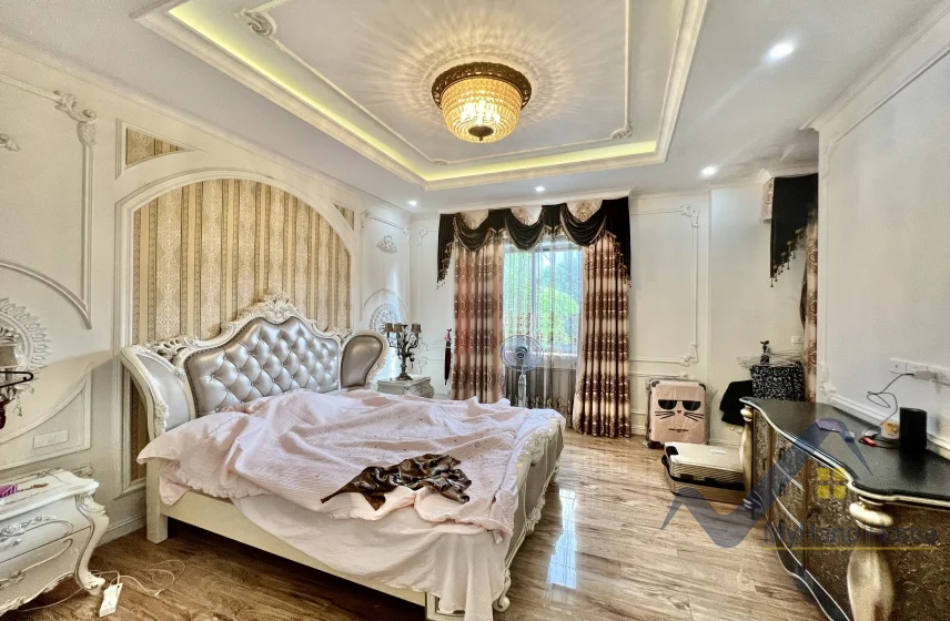 Xem ảnh 18: Ảnh 18: Cho thuê biệt thự Vinhomes Riverside nội thất tân cổ điển