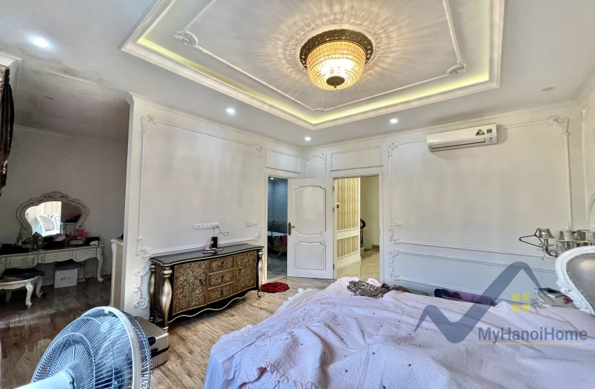 Xem ảnh 19: Ảnh 19: Cho thuê biệt thự Vinhomes Riverside nội thất tân cổ điển