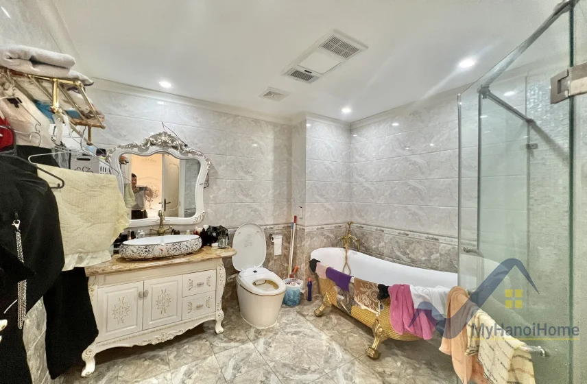 Xem ảnh 20: Ảnh 20: Cho thuê biệt thự Vinhomes Riverside nội thất tân cổ điển