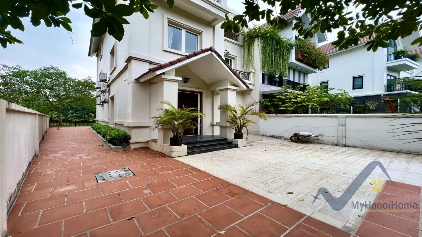 Xem ảnh 3: Ảnh 3: Cho thuê biệt thự Vinhomes Riverside song lập đủ đồ