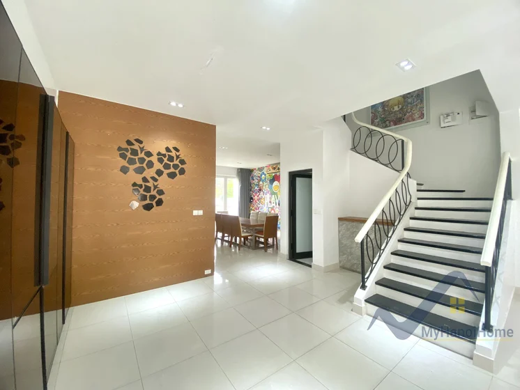 Xem ảnh 16: Ảnh 16: Cho thuê biệt thự Vinhomes Riverside song lập đủ đồ