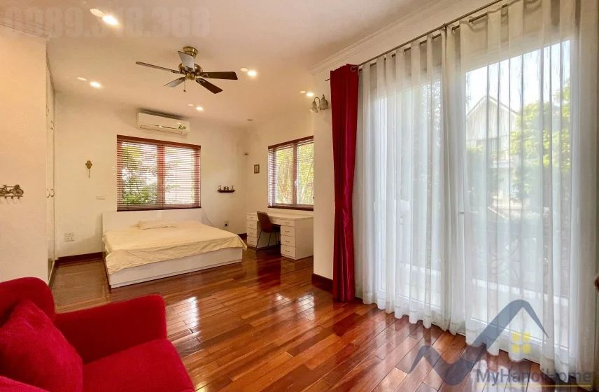 Xem ảnh 7: Ảnh 7: Cho thuê biệt thự Vinhomes Riverside trang bị full nội thất 4pn
