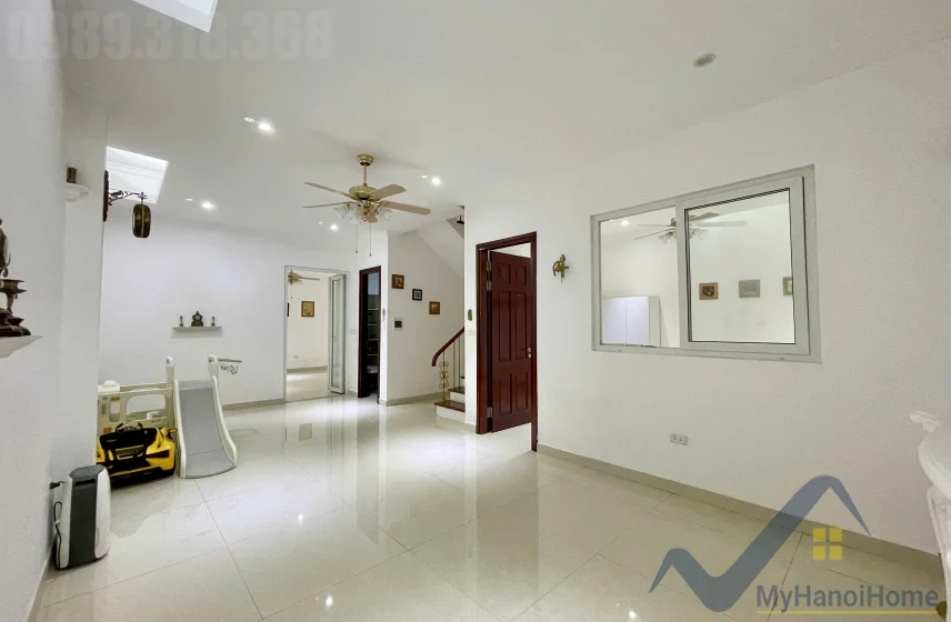 Xem ảnh 15: Ảnh 15: Cho thuê biệt thự Vinhomes Riverside trang bị full nội thất 4pn