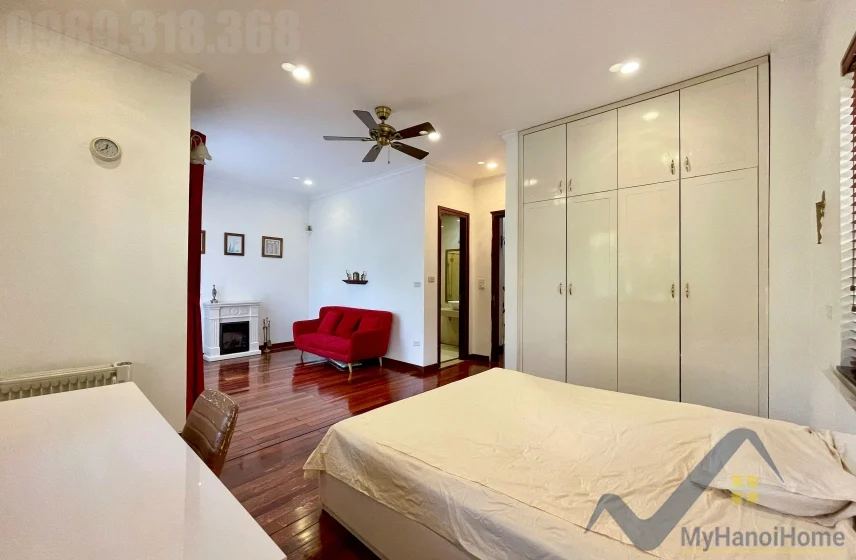 Xem ảnh 16: Ảnh 16: Cho thuê biệt thự Vinhomes Riverside trang bị full nội thất 4pn