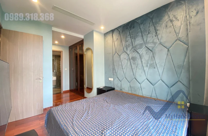 Xem ảnh 10: Ảnh 10: Cho thuê căn hộ đập thông 3PN, 4WC Vinhomes Symphony 130m2