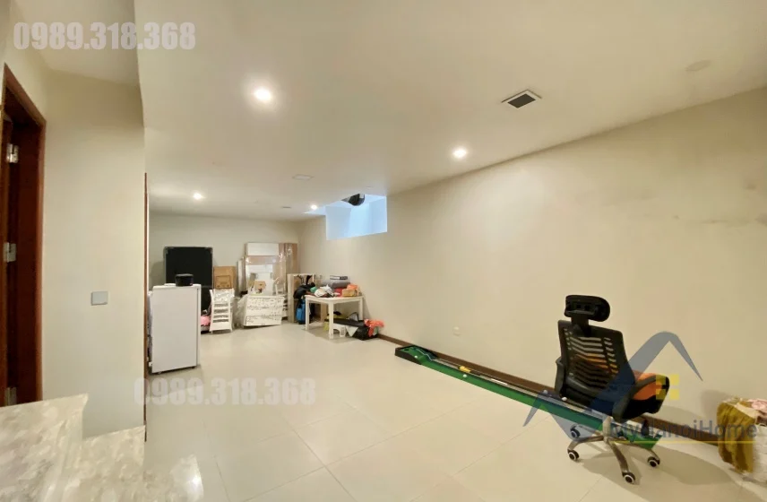 Xem ảnh 3: Ảnh 3: Cho thuê đơn lập Vinhomes Riverside phong cách hiện đại, full đồ