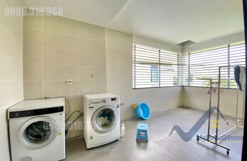 Xem ảnh 19: Ảnh 19: Cho thuê đơn lập Vinhomes Riverside phong cách hiện đại, full đồ