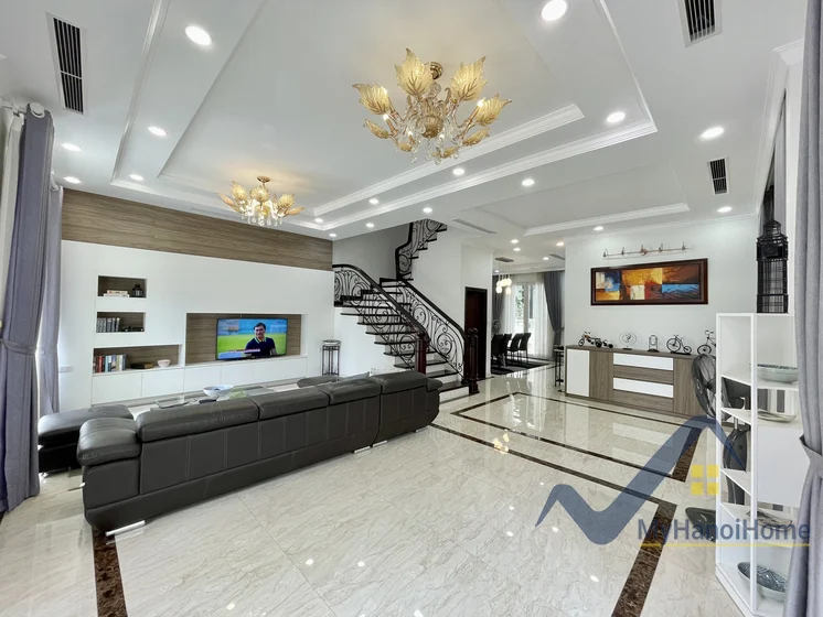 Xem ảnh 2: Ảnh 2: Cho thuê nhà liền kề Vinhome Riverside Long Biên full đồ