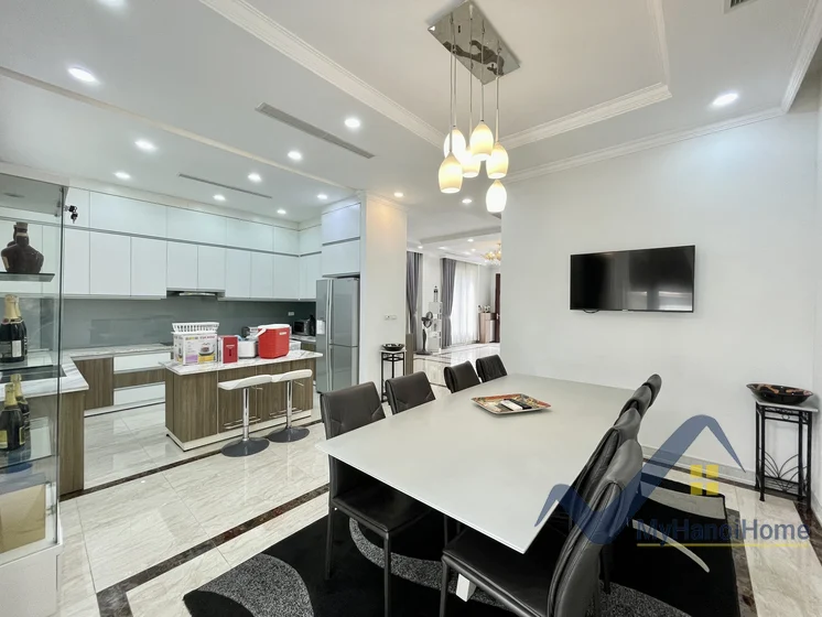 Xem ảnh 16: Ảnh 16: Cho thuê nhà liền kề Vinhome Riverside Long Biên full đồ