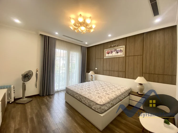 Xem ảnh 18: Ảnh 18: Cho thuê nhà liền kề Vinhome Riverside Long Biên full đồ