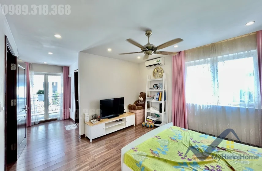 Xem ảnh 12: Ảnh 12: Cho thuê nhà liền kề Vinhomes Riverside 4 phòng ngủ