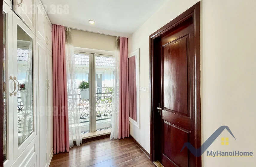 Xem ảnh 14: Ảnh 14: Cho thuê nhà liền kề Vinhomes Riverside 4 phòng ngủ