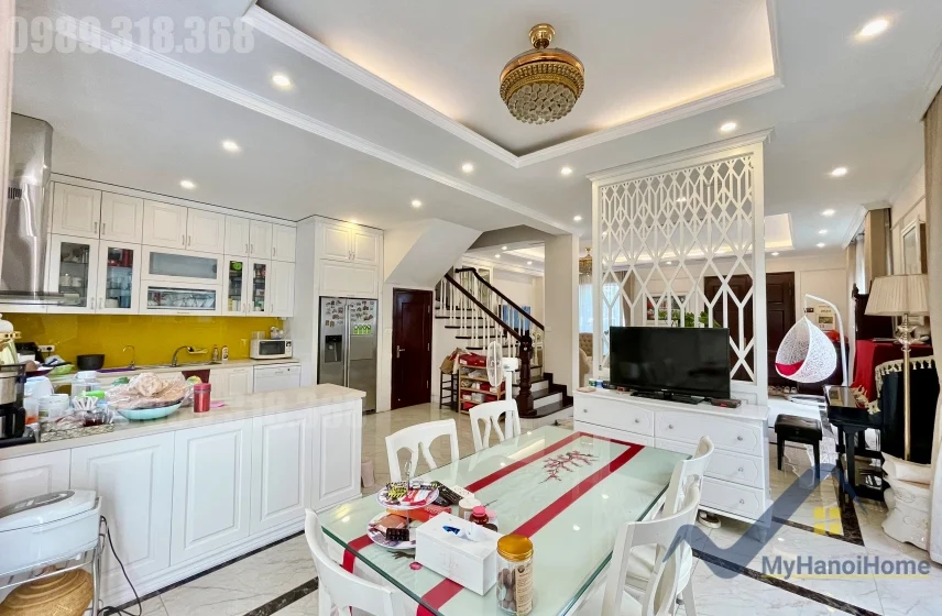 Xem ảnh 21: Ảnh 21: Cho thuê nhà liền kề Vinhomes Riverside 4 phòng ngủ