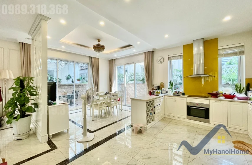 Xem ảnh 23: Ảnh 23: Cho thuê nhà liền kề Vinhomes Riverside 4 phòng ngủ