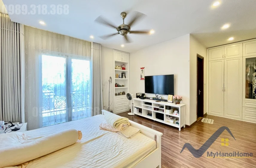 Xem ảnh 26: Ảnh 26: Cho thuê nhà liền kề Vinhomes Riverside 4 phòng ngủ