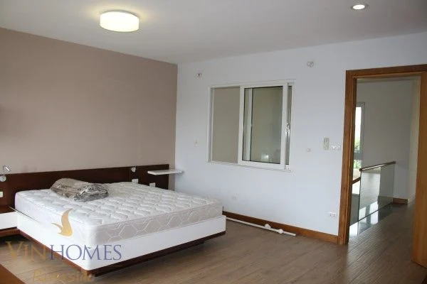 Xem ảnh 6: Ảnh 6: Cho thuê nhà tại Vinhomes Riverside Hoa Lan full nội thất