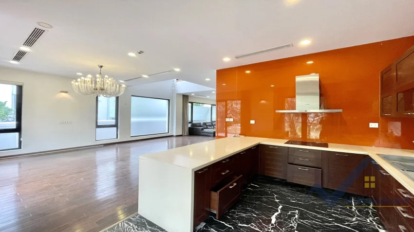Xem ảnh 6: Ảnh 6: Cho thuê nhà Vinhomes Riverside 4 phòng ngủ có thang máy