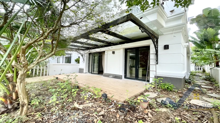 Cho thuê biệt thự Vinhomes Riverside Long Biên có thang máy, 4 phòng ngủ