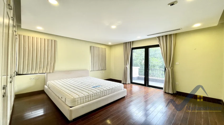 Xem ảnh 10: Ảnh 10: Cho thuê nhà Vinhomes Riverside 4 phòng ngủ có thang máy